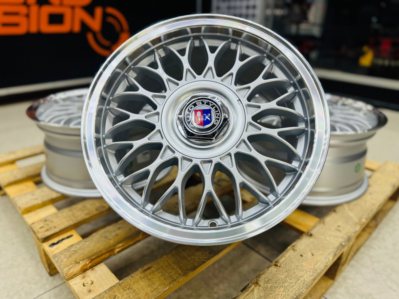 15” VURA BB5  4/100 & 4/108 or 5/100 & 5/114 multi PCD