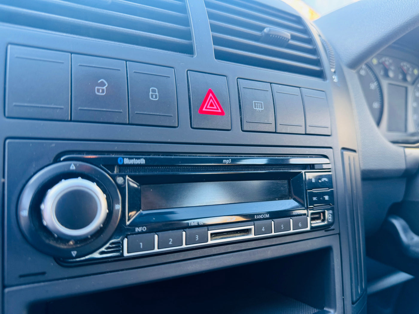 2015 POLO VIVO 1.4 TRENDLINE