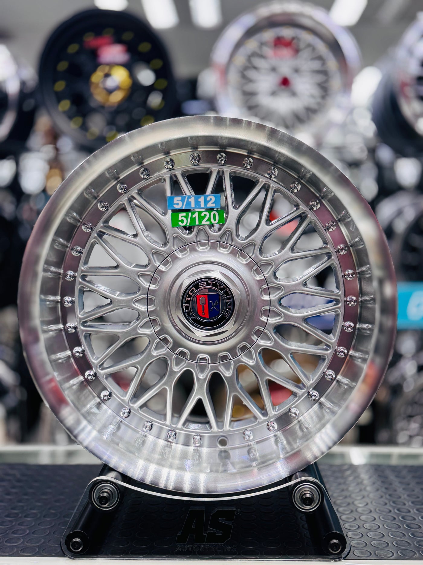 17” AS-SCORPION 8/9j 5/120 & 5/112 SILVER STUDS