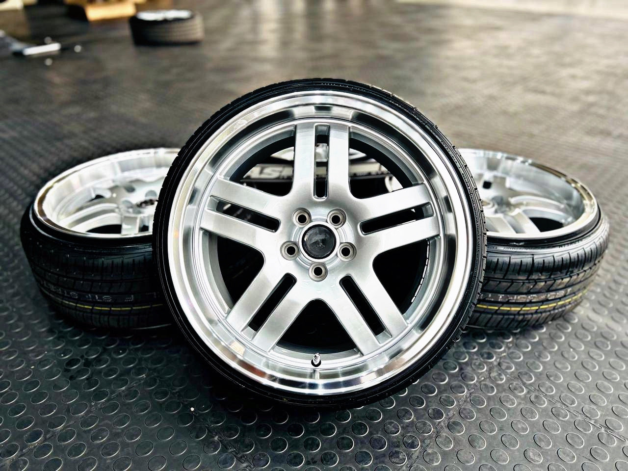 17" AS- TDI STEP  5/100 SILVER WHEELS