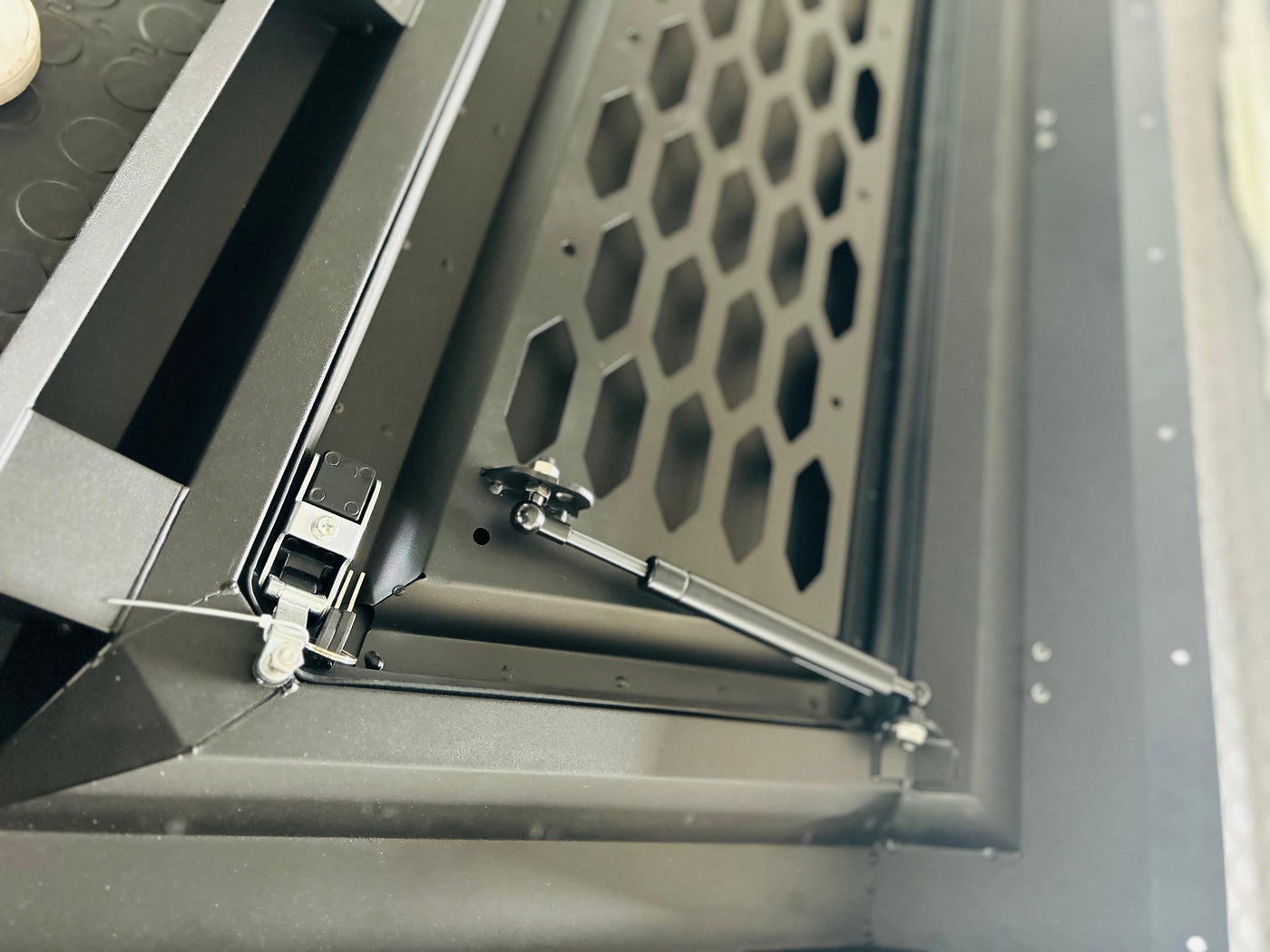 TOYOTA HILUX 2016+ BLACK STEEL CANOPY