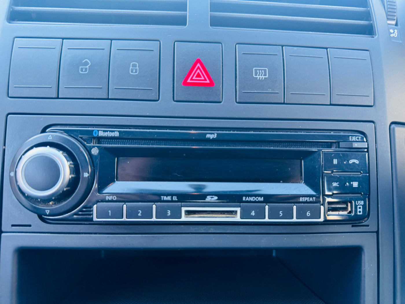 2015 POLO VIVO 1.4 TRENDLINE