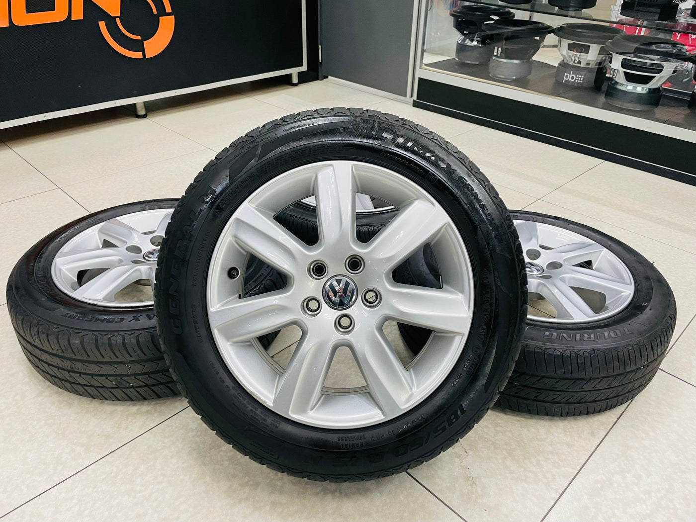 15” POLO 6r comfortline 5/100 pre owned mags & tyres