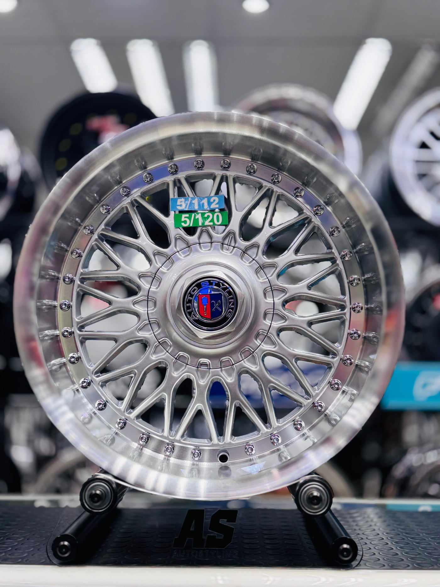 17” AS-SCORPION 8/9j 5/120 & 5/112 SILVER STUDS