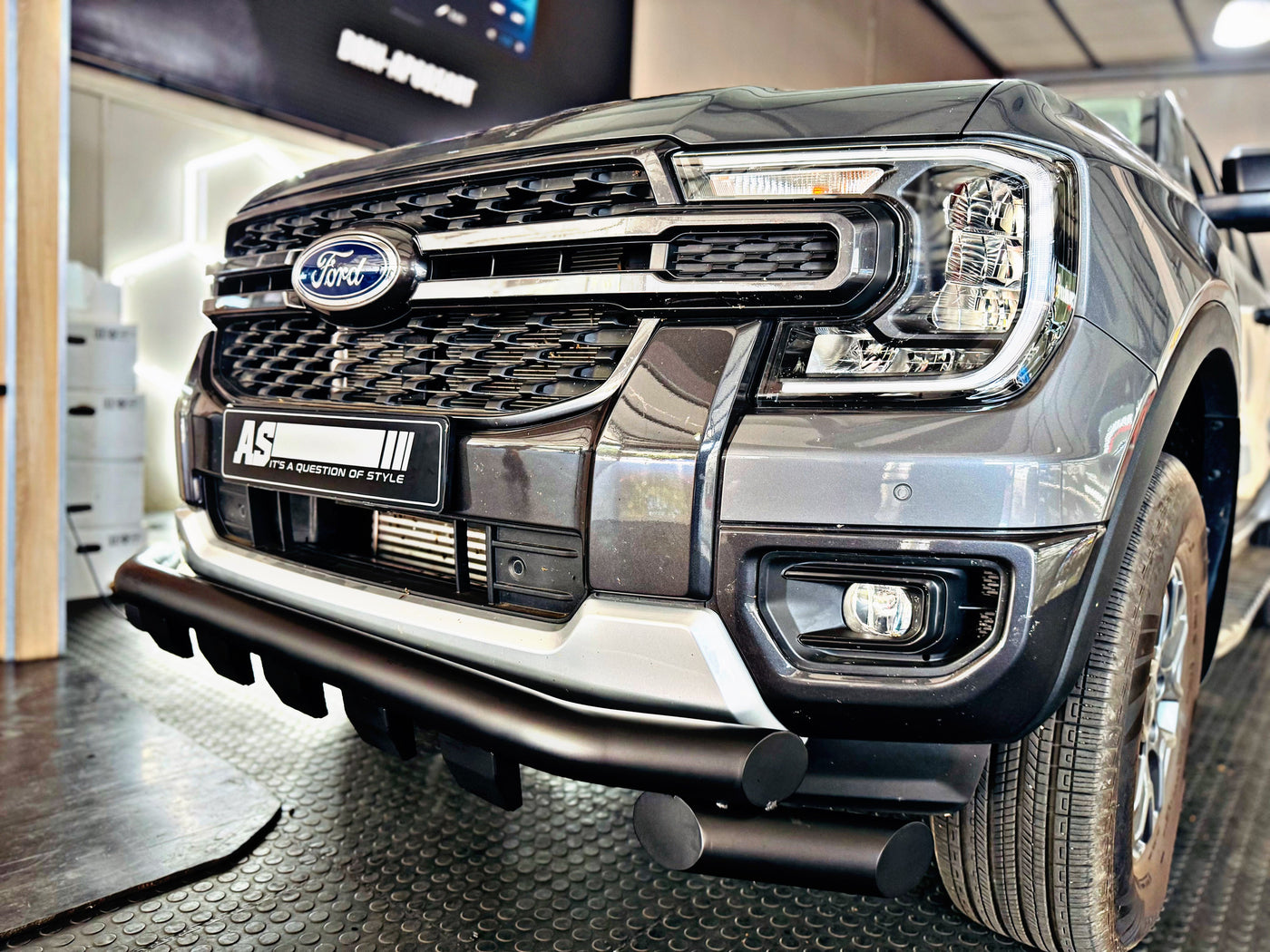 FORD RANGER NEXT GEN 2023 BUMPER GUARD / NUDGE BAR / STYLING BAR 1 PIECE BLACK FITS ALL NEW GENERATION FORD RANGERS