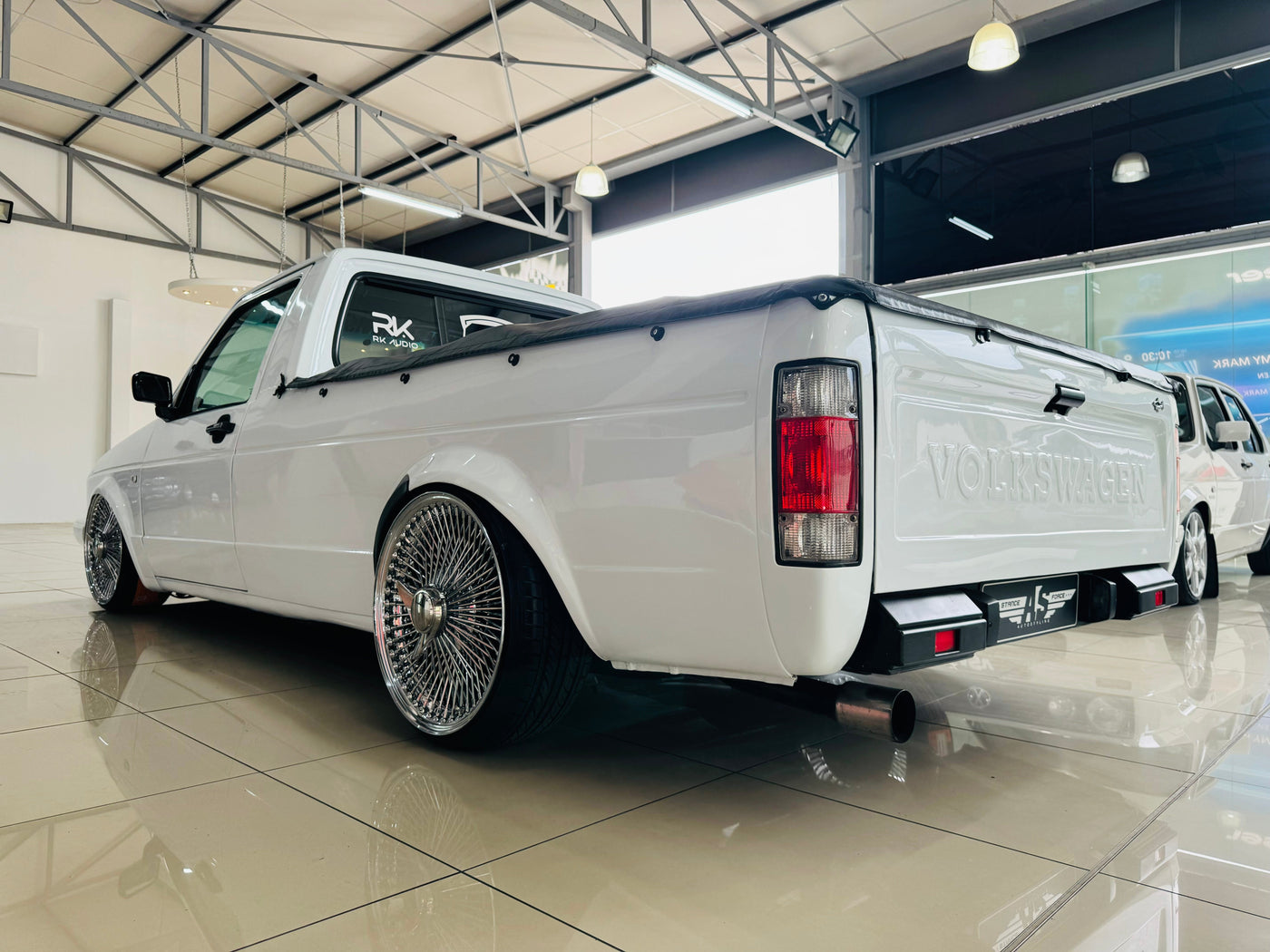 17” AS - 1000 SPOKE WIRE WHEEL FITS ALL CARS