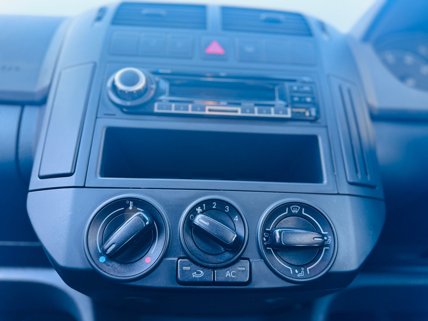 2015 POLO VIVO 1.4 TRENDLINE