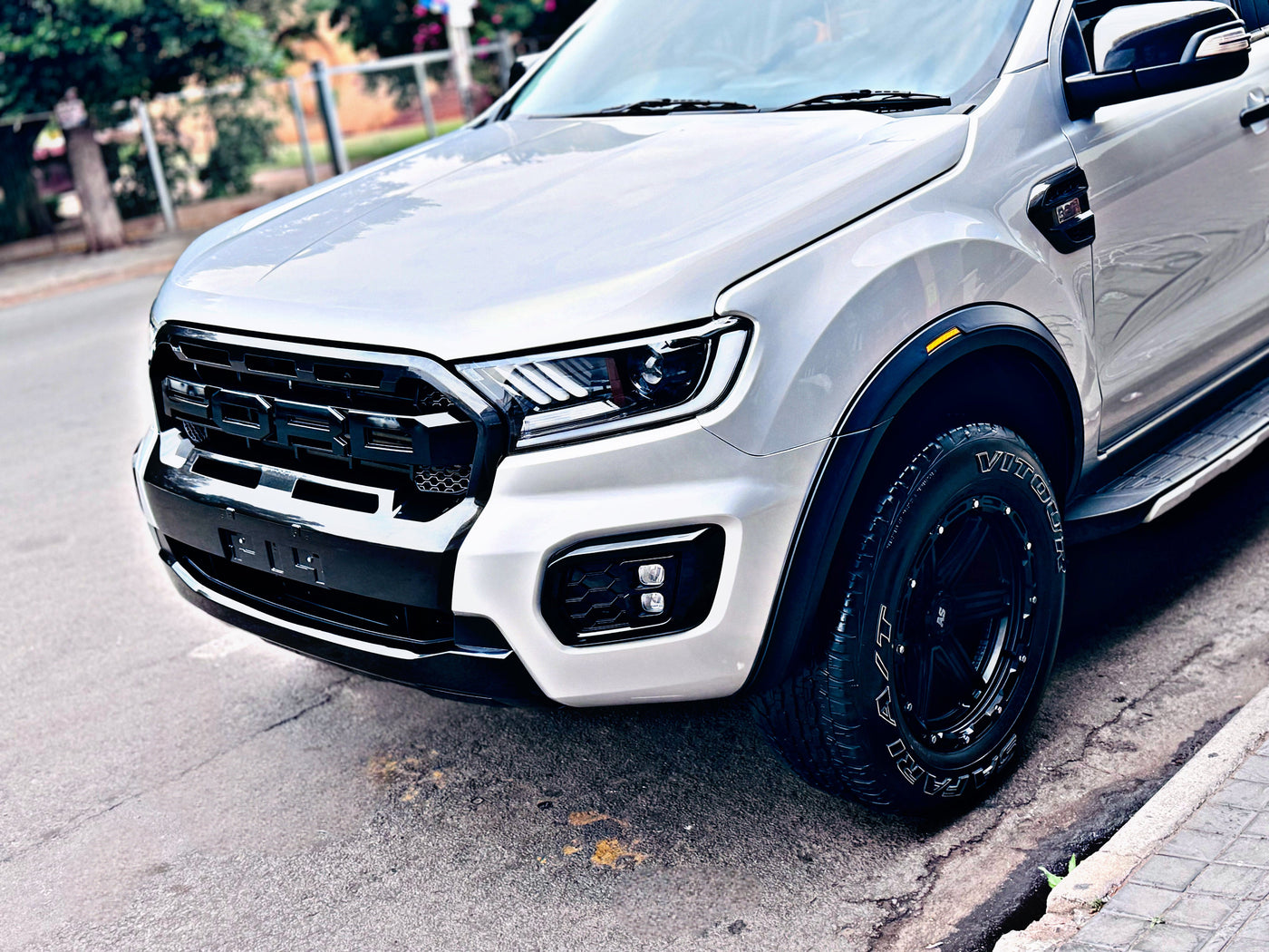 RANGER FX4 style MATT BLACK SLIM WHEEL ARCHES with reflector
