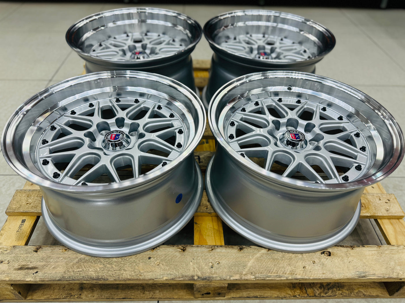 15'' AS-YKW 5039 SILVER 4/100 4/114