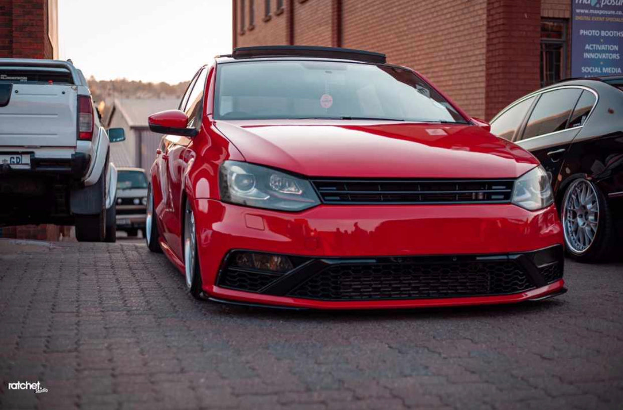 POLO 6 BADGE-LESS GRILL