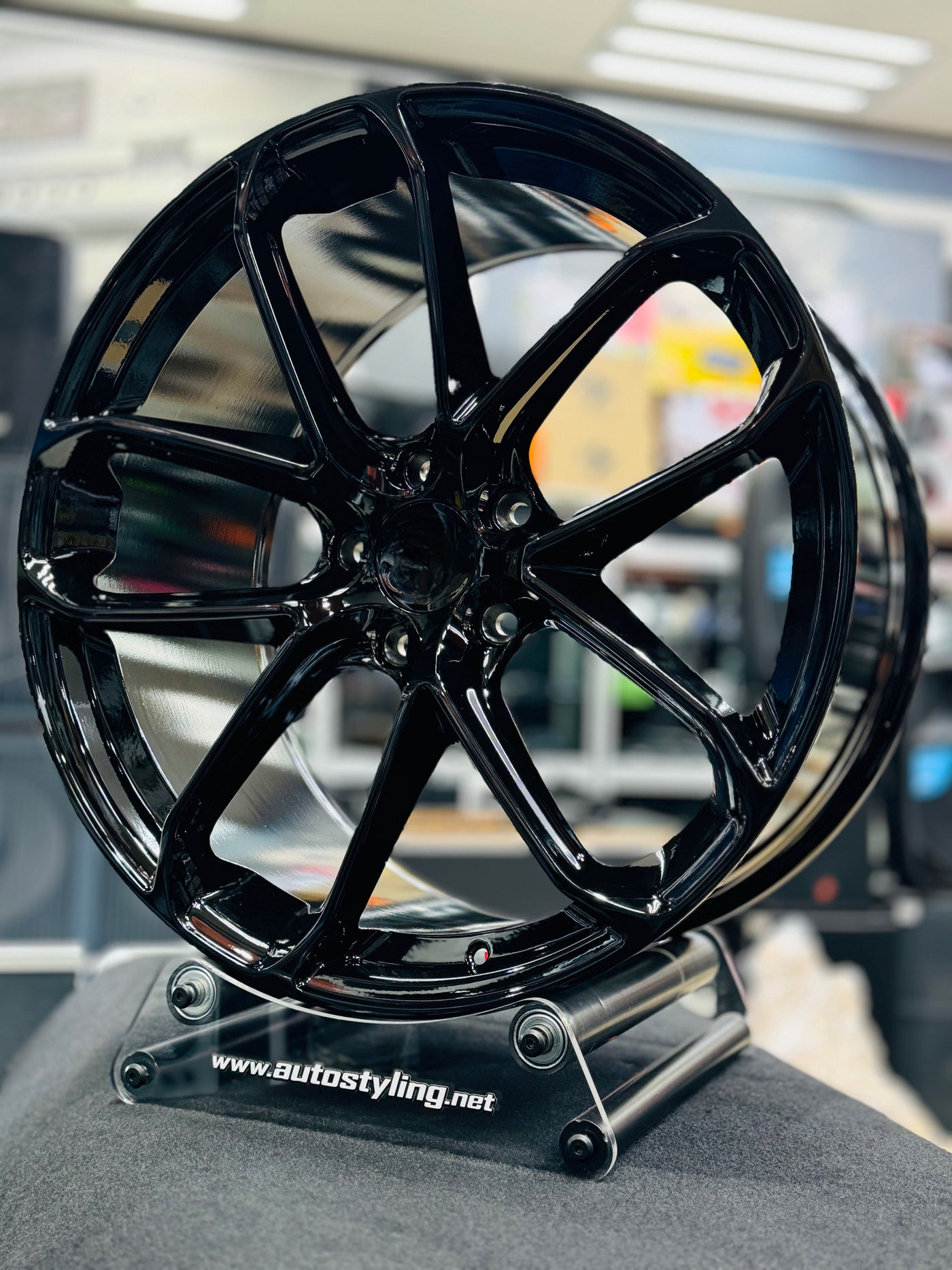 22" GTS 5/130 GLOSS BLACK