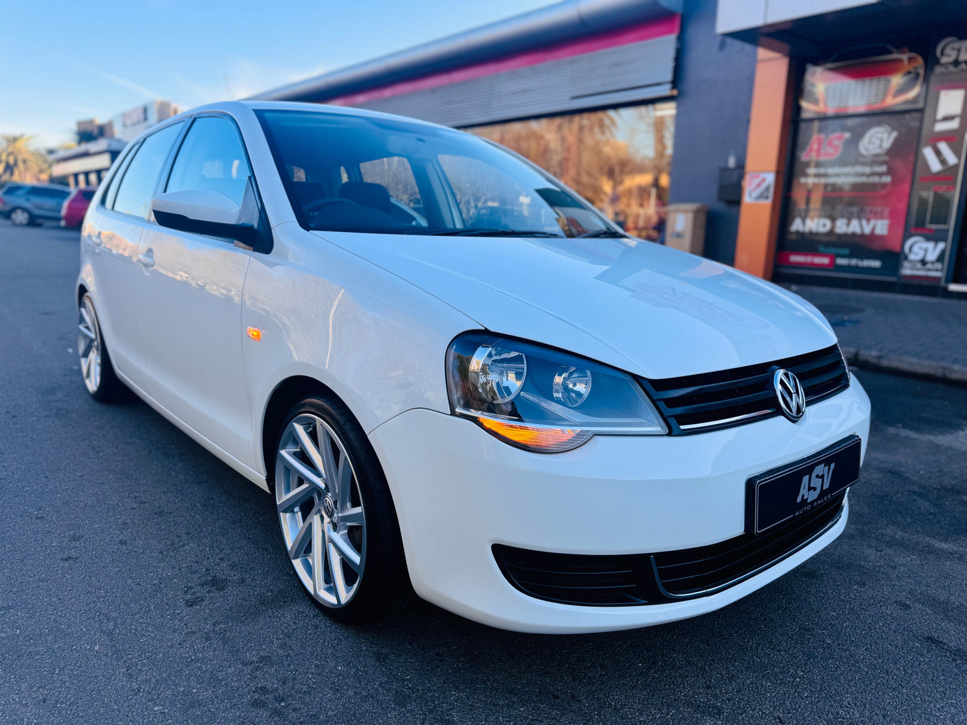 2015 POLO VIVO 1.4 TRENDLINE