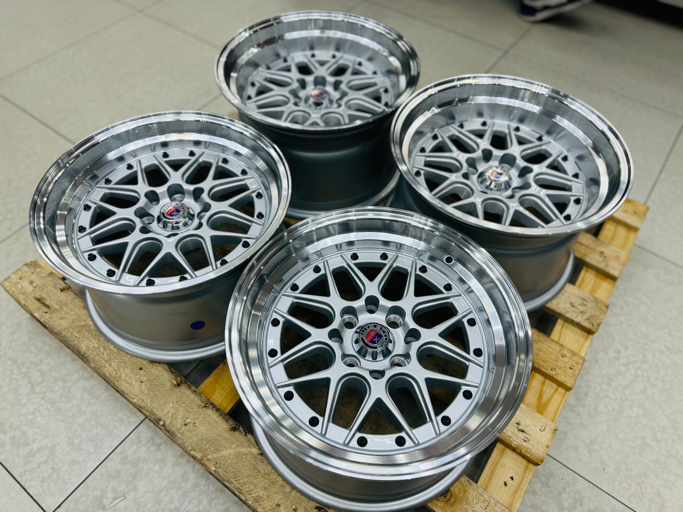 15'' AS-YKW 5039 SILVER 4/100 4/114