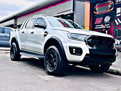 RANGER FX4 style MATT BLACK SLIM WHEEL ARCHES with reflector