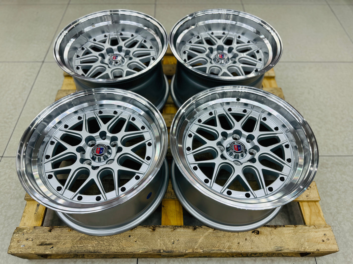 15'' AS-YKW 5039 SILVER 4/100 4/114