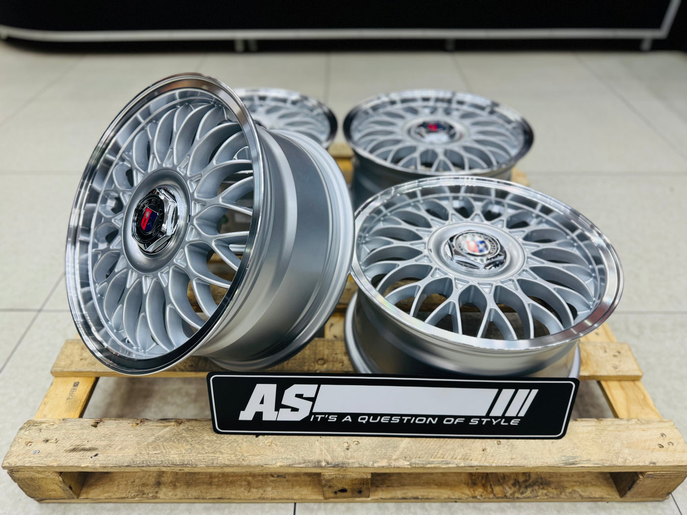 15” VURA BB5  4/100 & 4/108 or 5/100 & 5/114 multi PCD