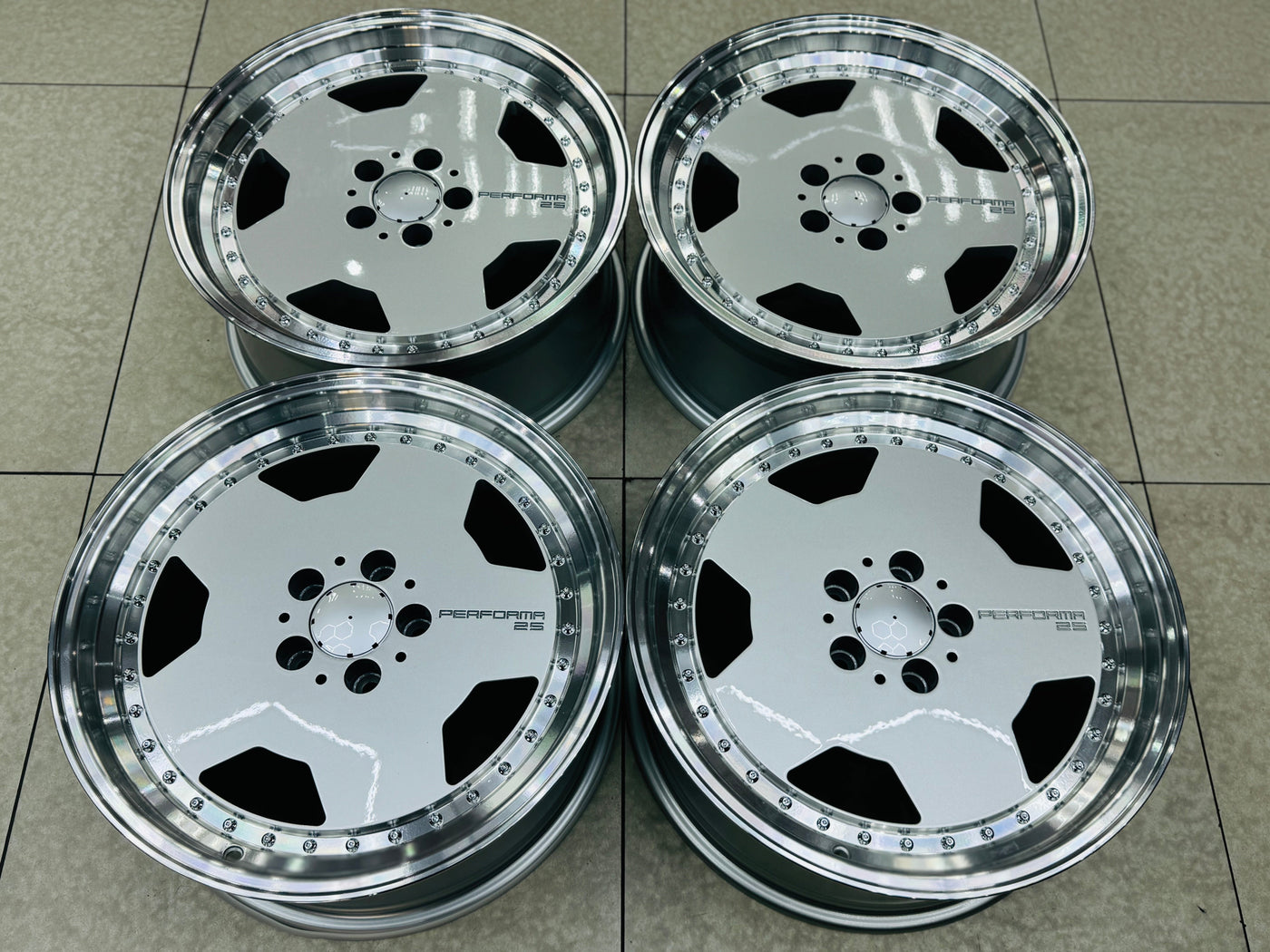 18” AMG PERFORMA 5-112 8J ALL ROUND ( Shop soiled set due to slight marks on 3x lips ) discounted by R5000