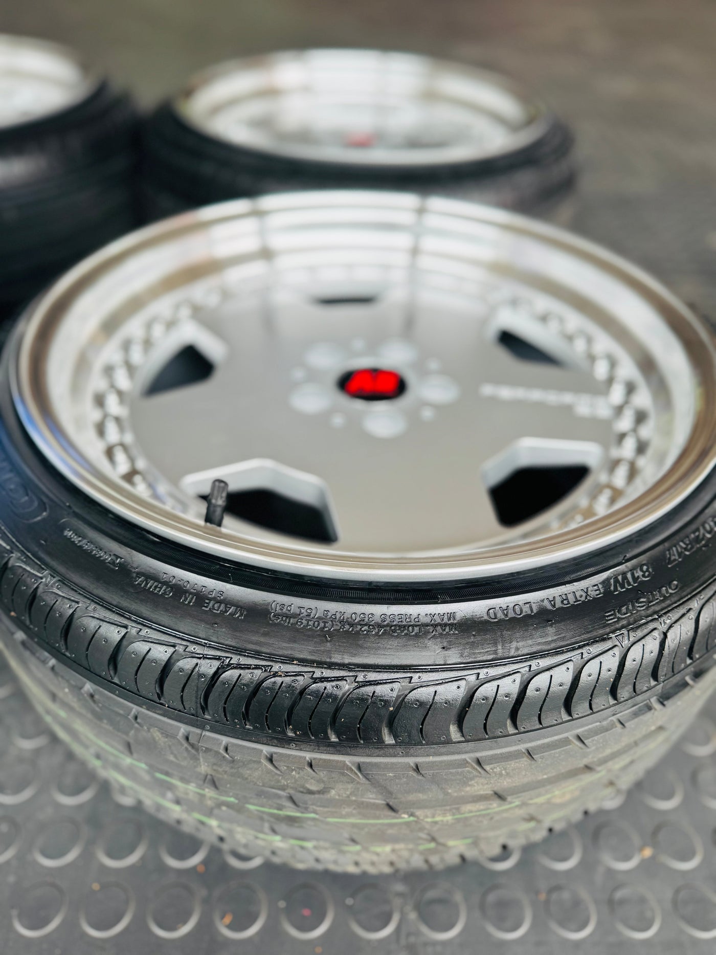 RIM & TYRE COMBO DEAL 17” PERFORMA 5/100 + 195/40/17 COMFORSER - BRAND NEW