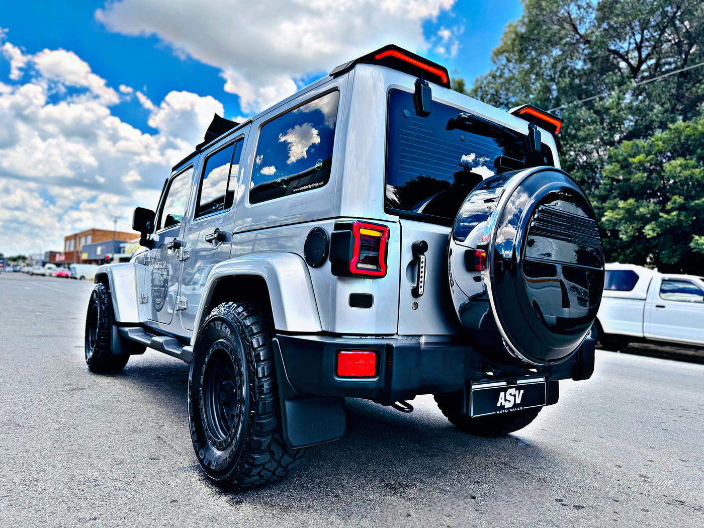JEEP WRANGLER Half Soft Top Sunroof - 07-18 Wrangler JK ( USED ) 6months old