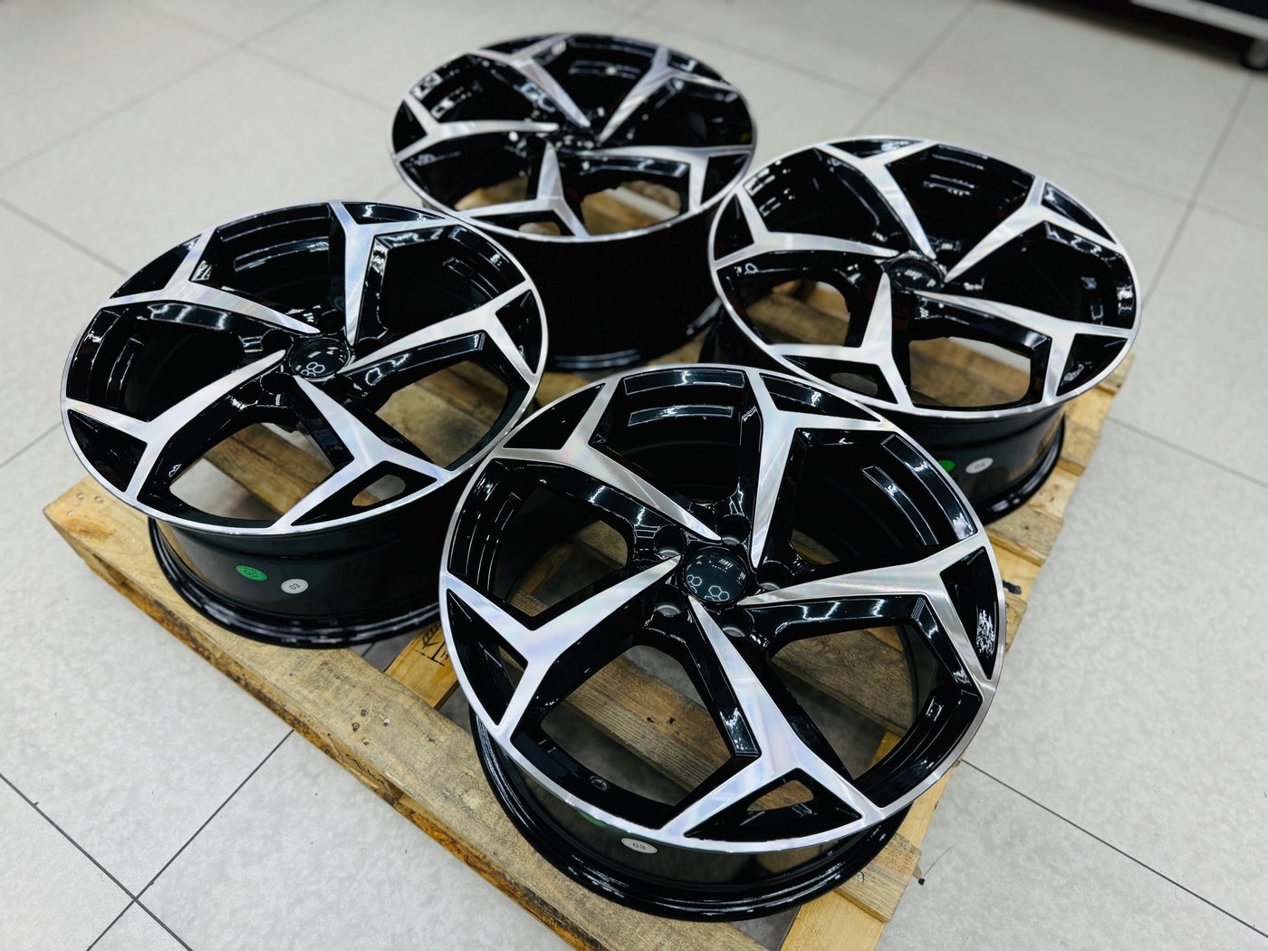 17” POLO 8AW RLINE  5/100