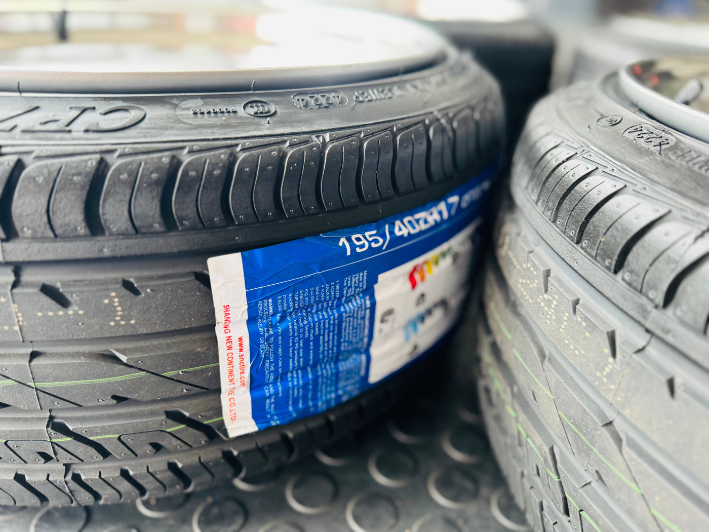 RIM & TYRE COMBO DEAL 17” PERFORMA 5/100 + 195/40/17 COMFORSER - BRAND NEW