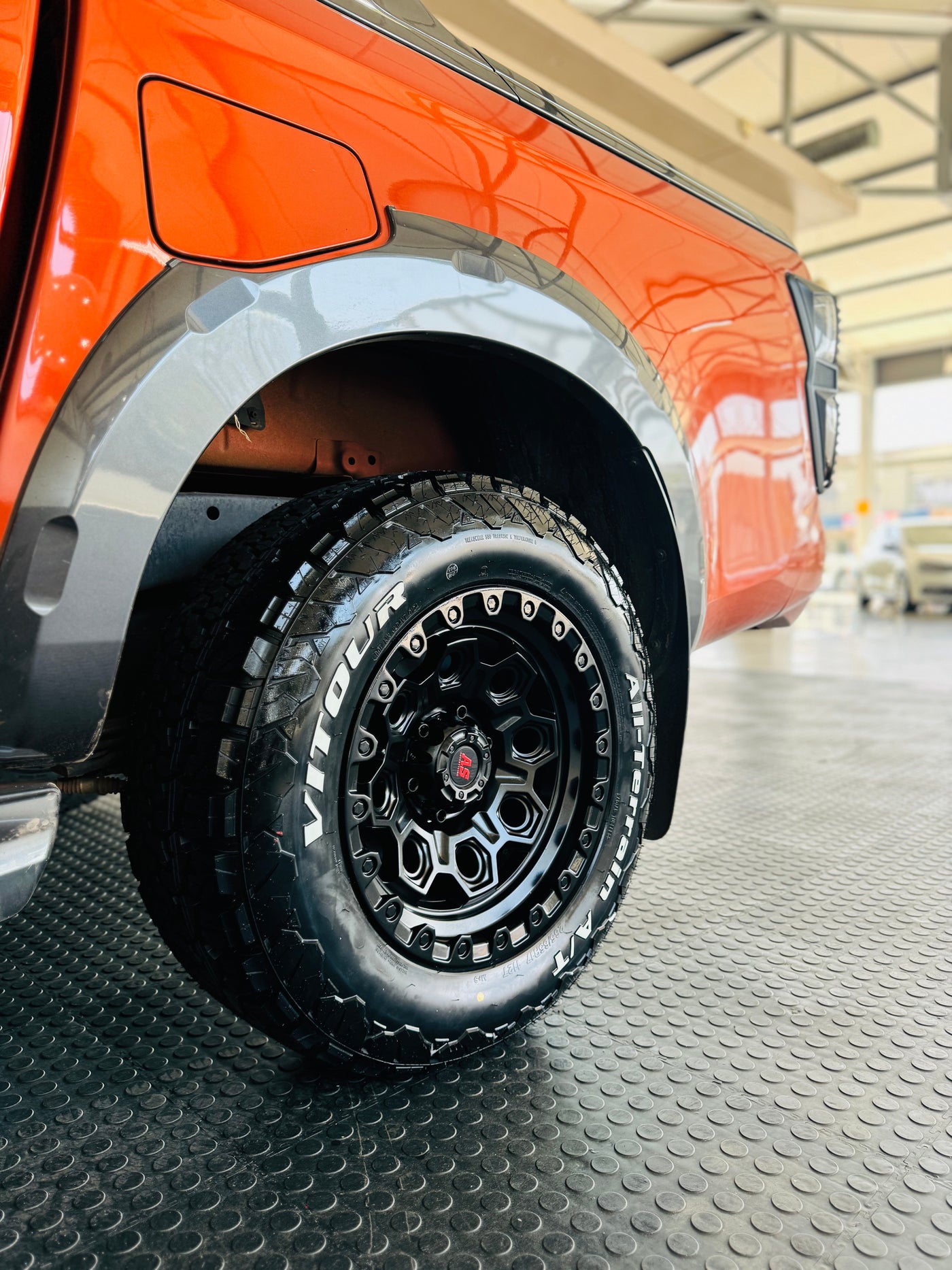 265/65/17 VITOUR BF STYLE A/T TYRE WHITE LETTER