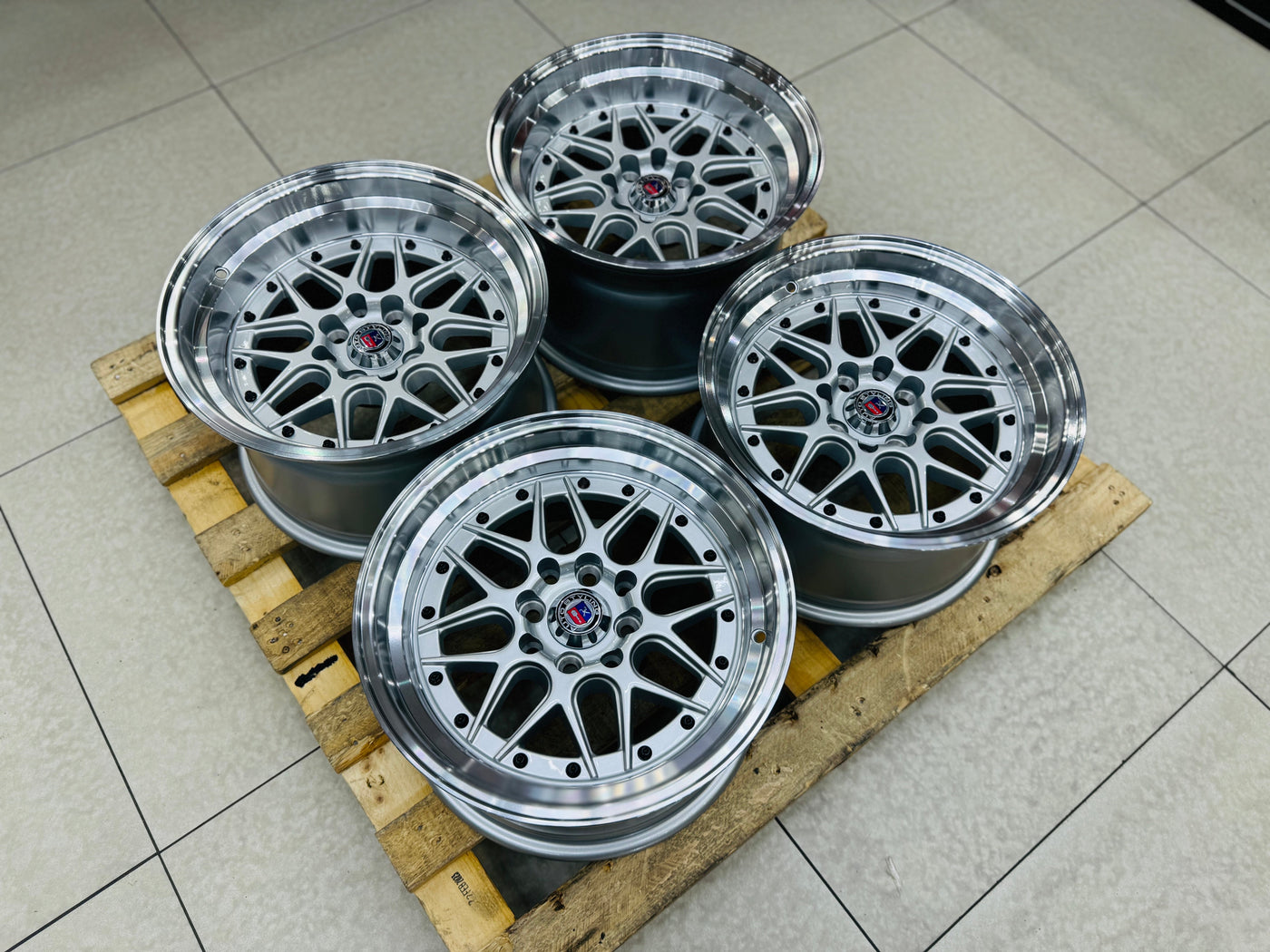 15'' AS-YKW 5039 SILVER 4/100 4/114