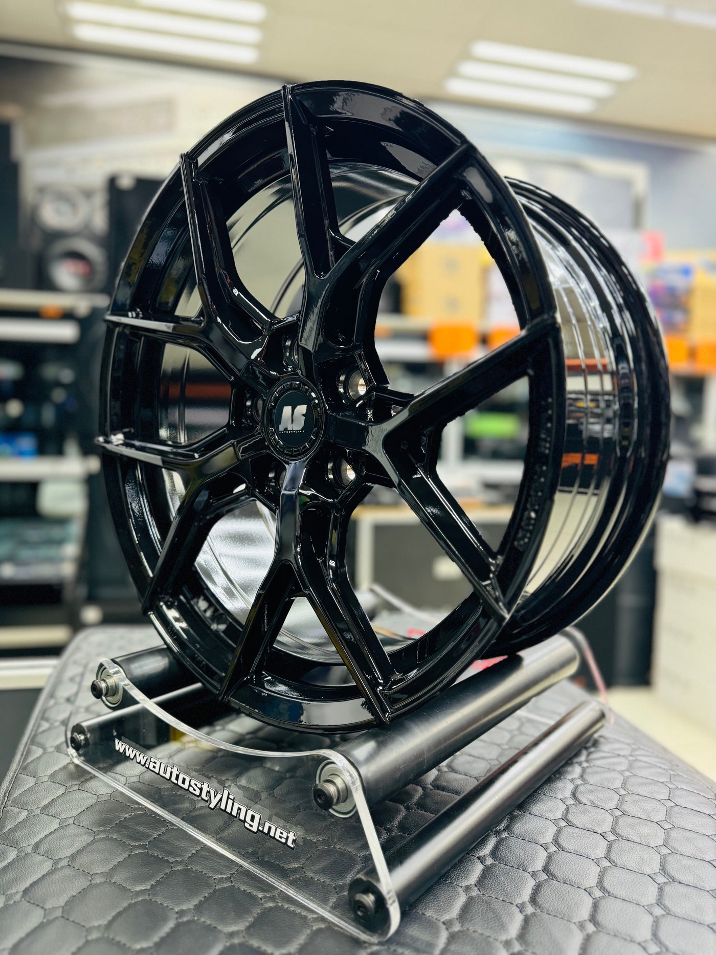 17” AS- GT180  GLOSS BLACK 5/114 PCD