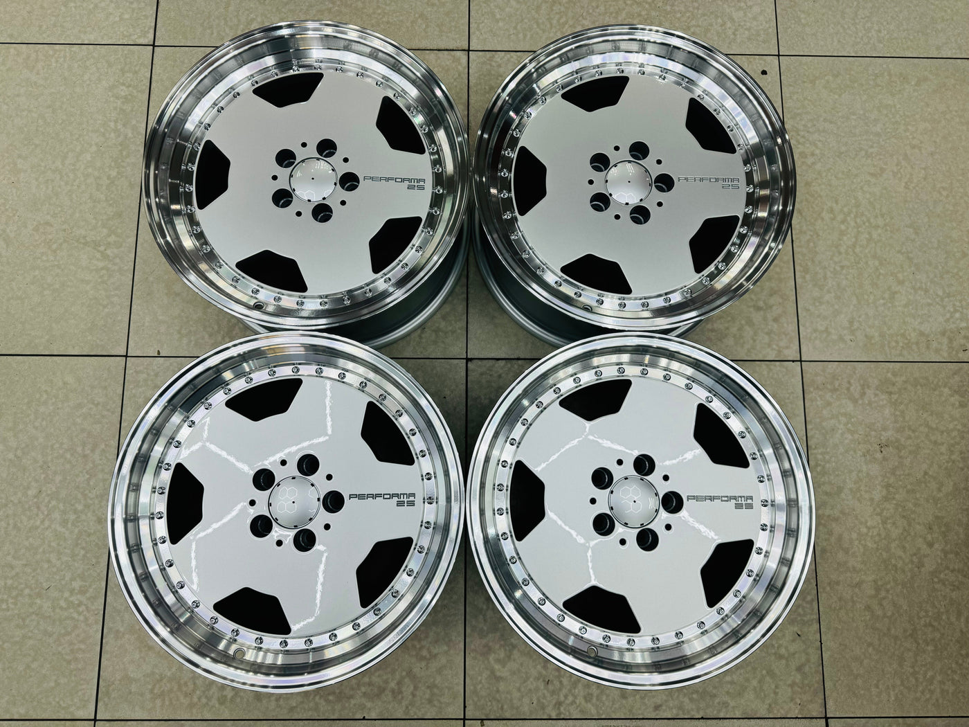 18” AMG PERFORMA 5-112 8J ALL ROUND ( Shop soiled set due to slight marks on 3x lips ) discounted by R5000