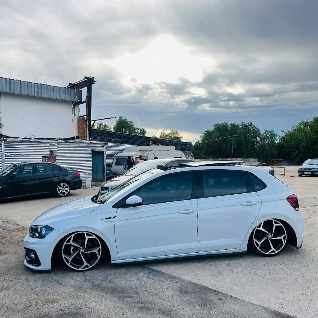 17” POLO 8AW RLINE  5/100