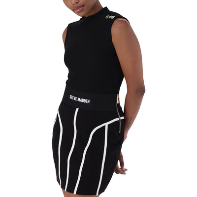 GRACIE TURTLE NECK TOP WITH POPPERS BLACK