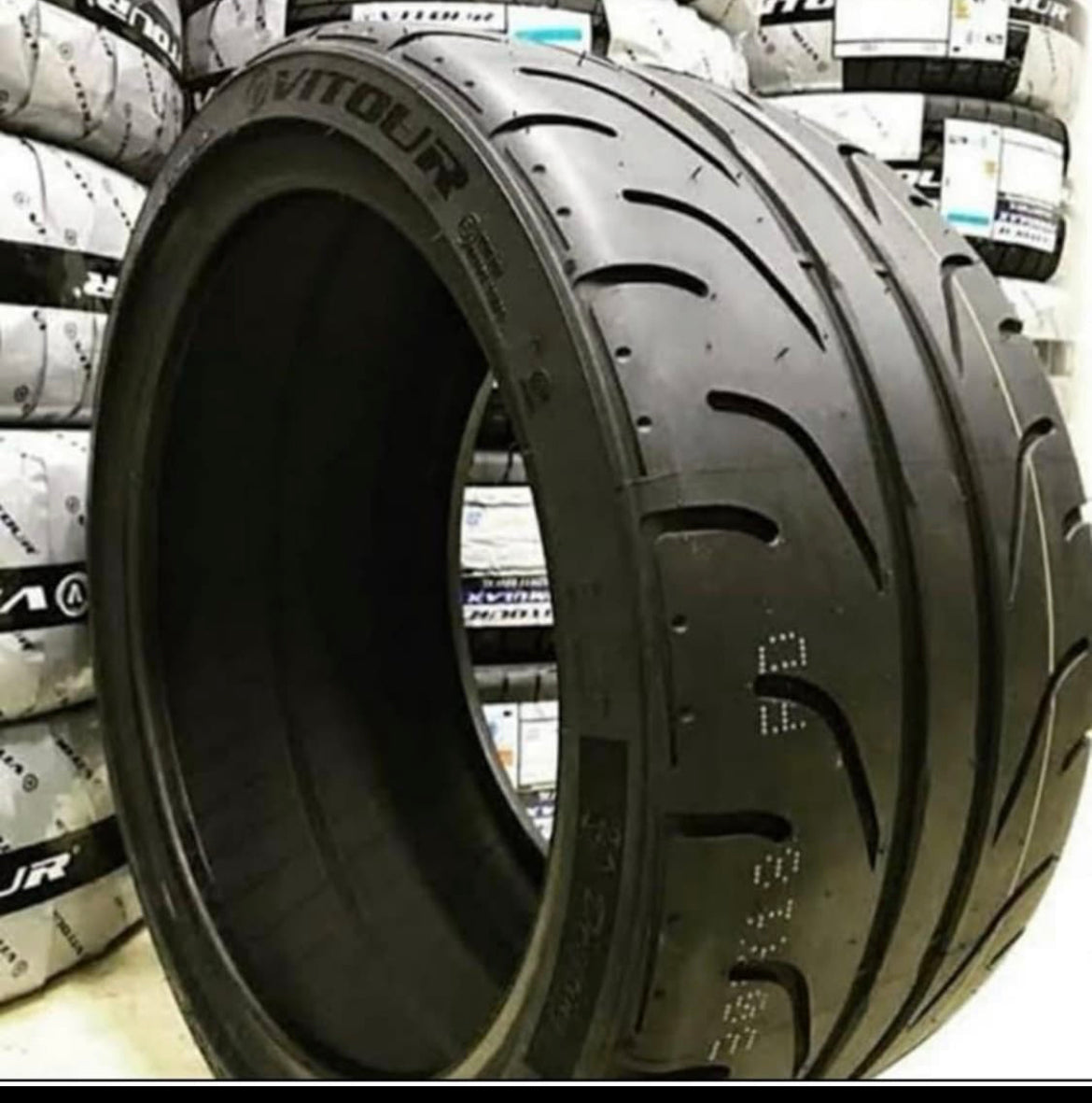 245/40/17 VITOUR TEMPESTA ENZO SEMI SLICKS