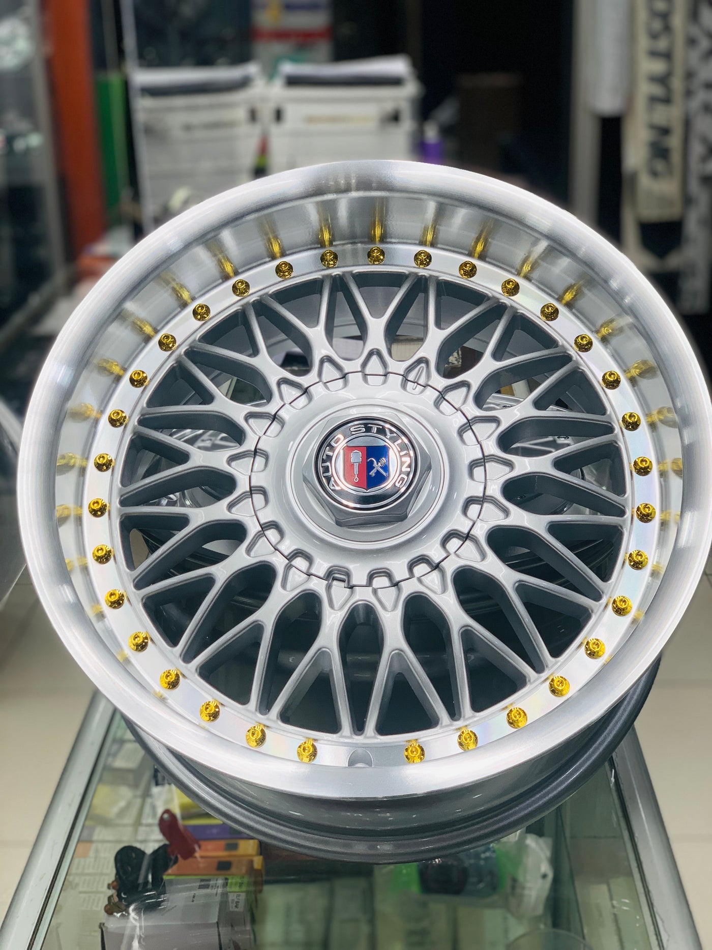 17” AS-SCORPION GOLD STUD