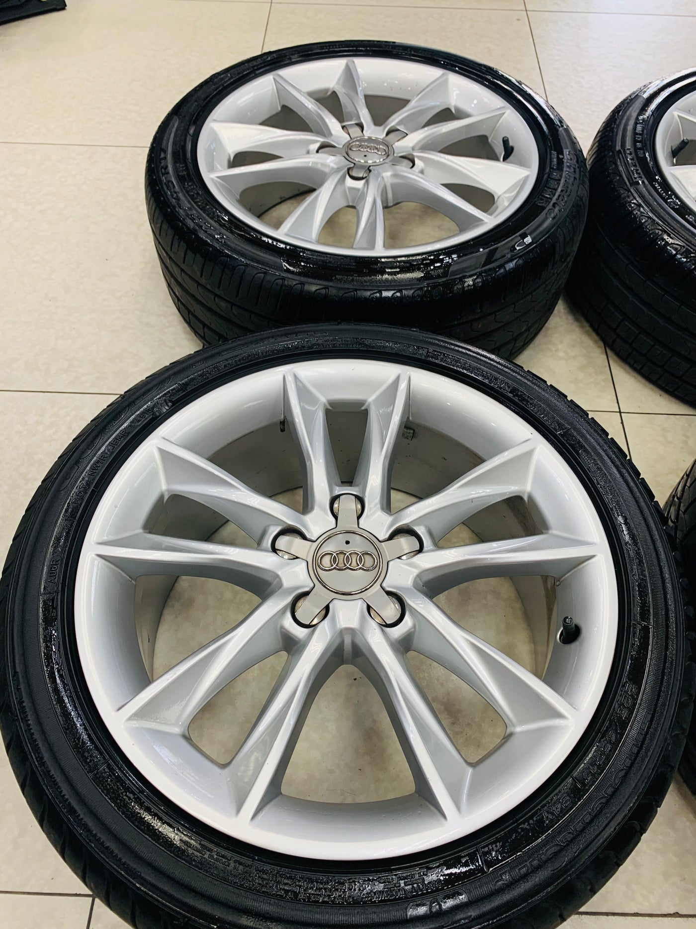 17” OEM AUDI 5/112 pre owned mags & tyres