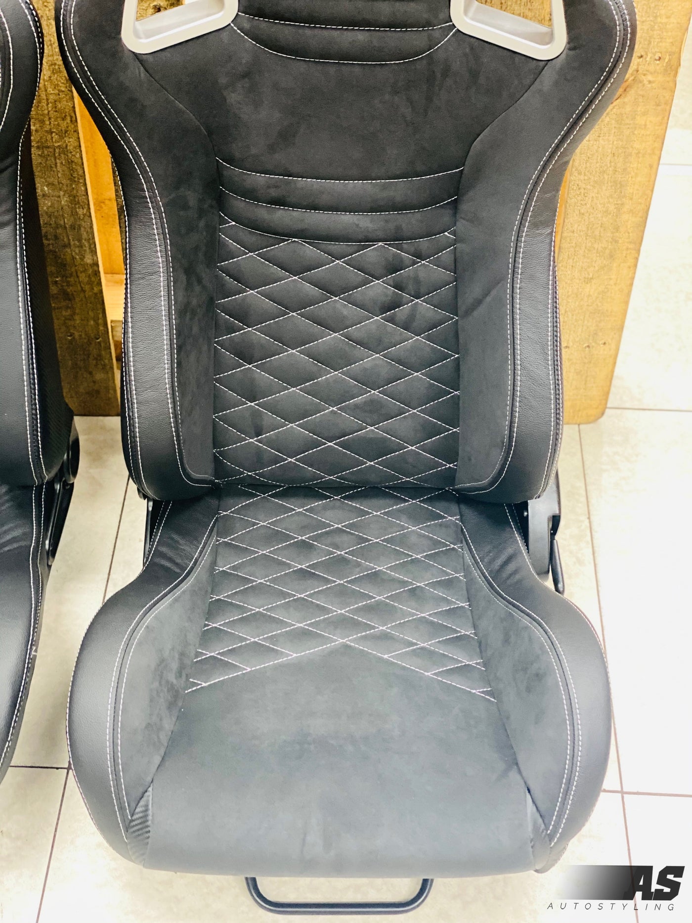 AS WINGBACK SEATS (A)