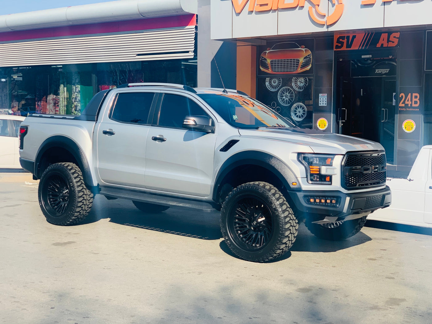 RADAR RENEGADE 35”x12.5 22”