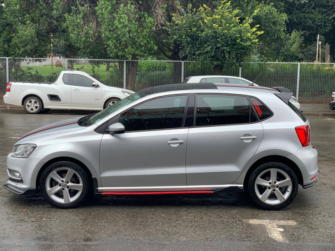 Universal Side Skirt with Red Accen