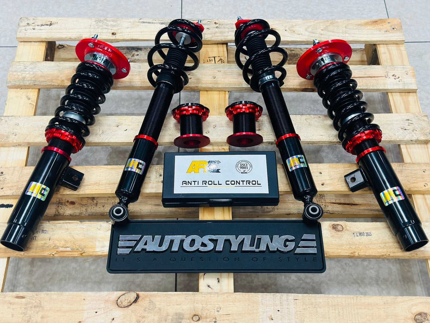 ARC PRO VERSION COILOVERS WITH CAMBER  BMW E46 METAL MOUNTING