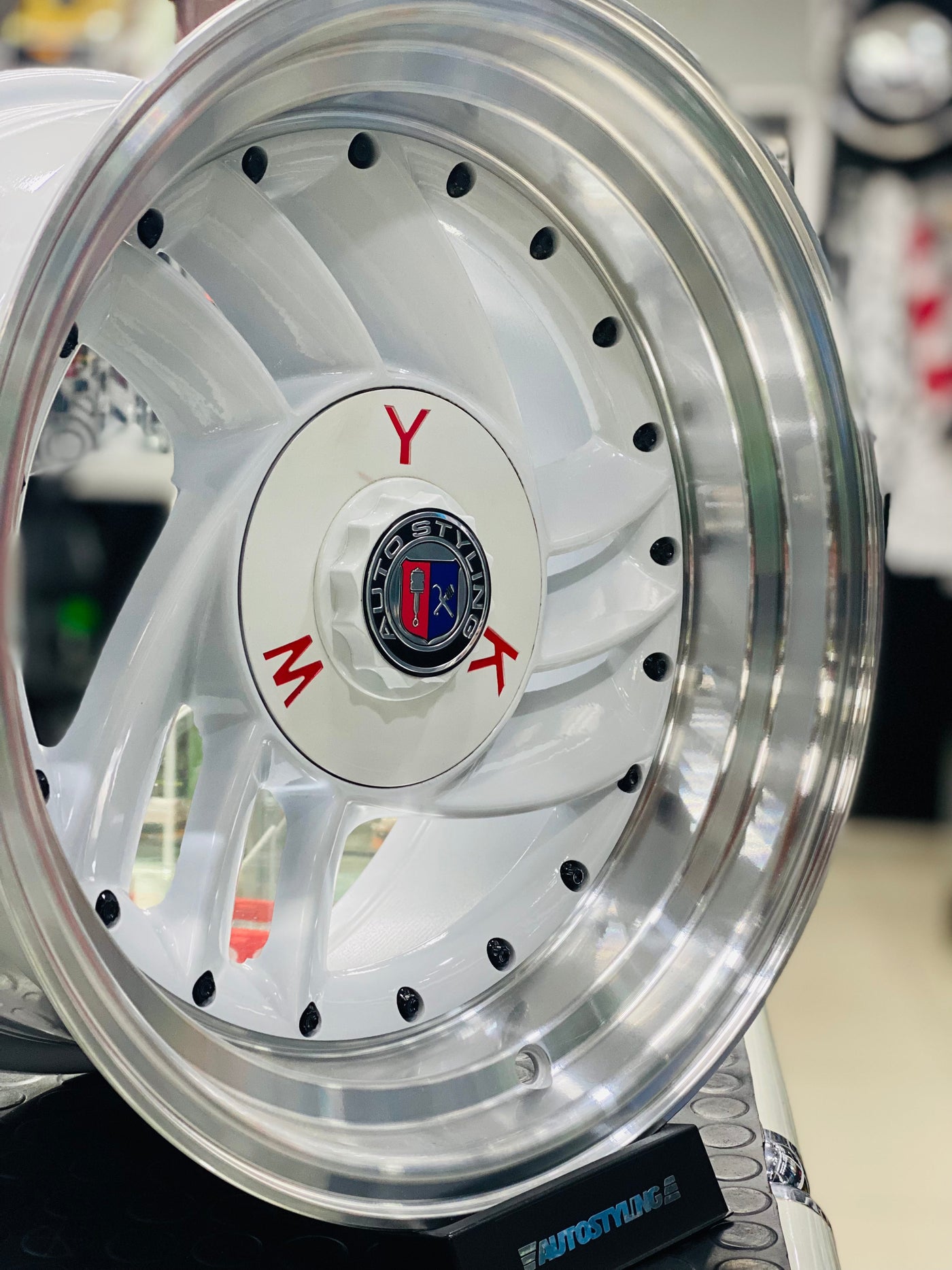 15” AS- 5708 WHITE  4/100 & 5/100