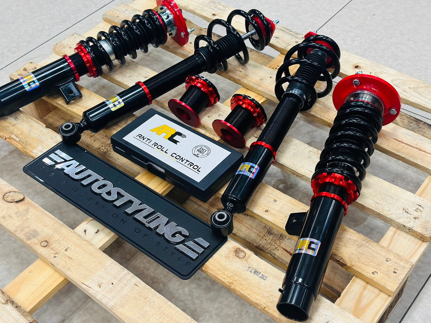 ARC PRO VERSION COILOVERS WITH CAMBER  BMW E46 METAL MOUNTING