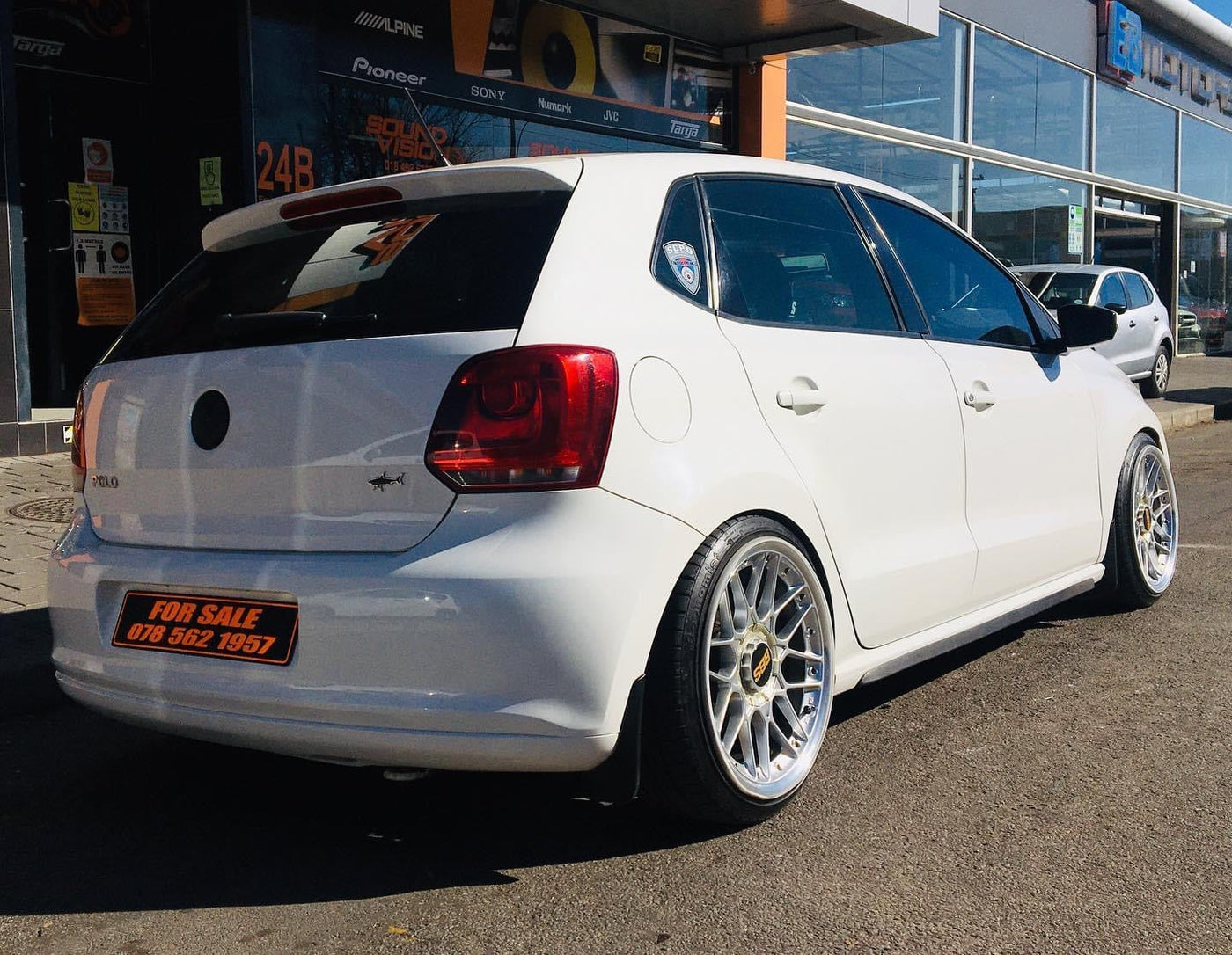 2010 POLO 1.6i ( FULLY LOADED WITH EXTRAS)