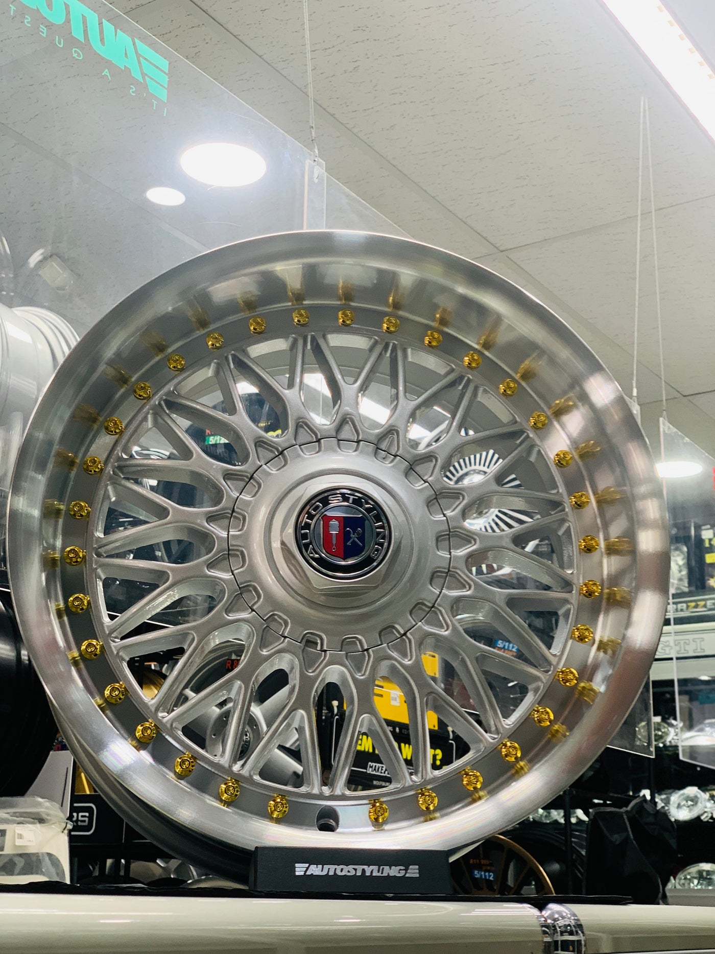 17” AS-SCORPION GOLD STUD