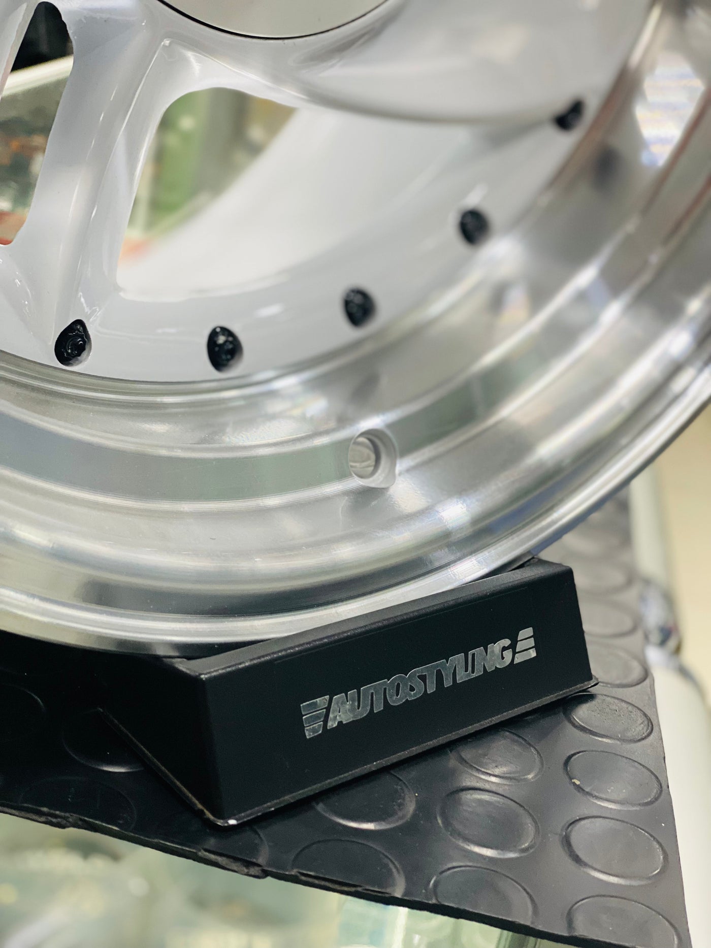 15” AS- 5708 WHITE  4/100 & 5/100