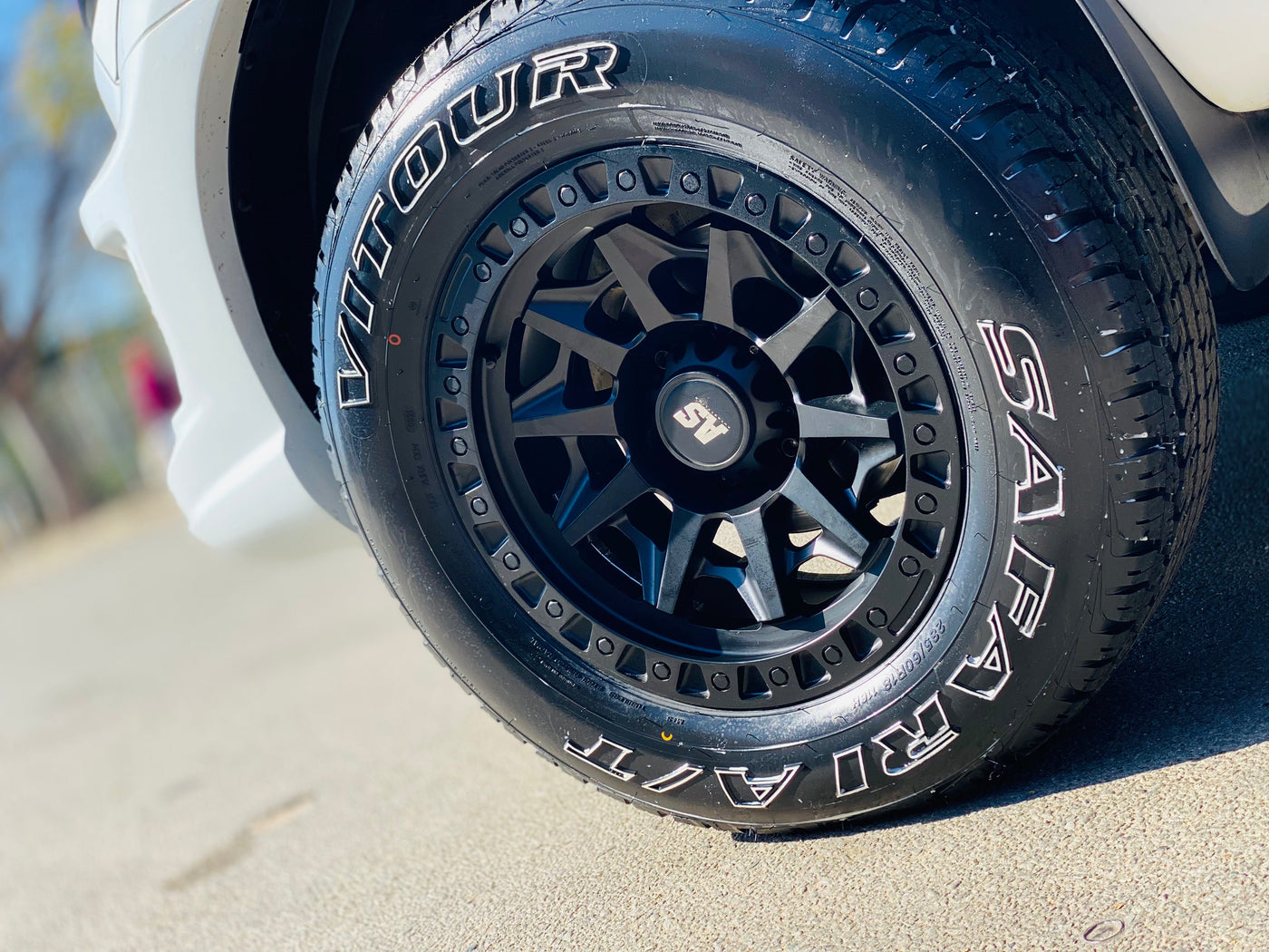 285/60/18 VITOUR SAFARI A/T TYRE WHITE LETTER