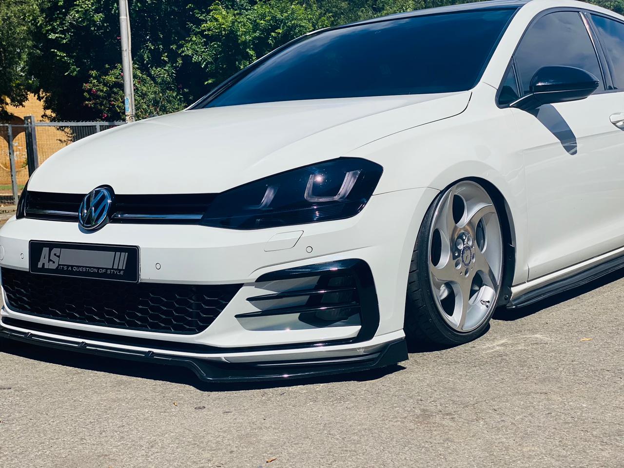 Vw MK7 plastic gloss black USED 3pce front spoiler