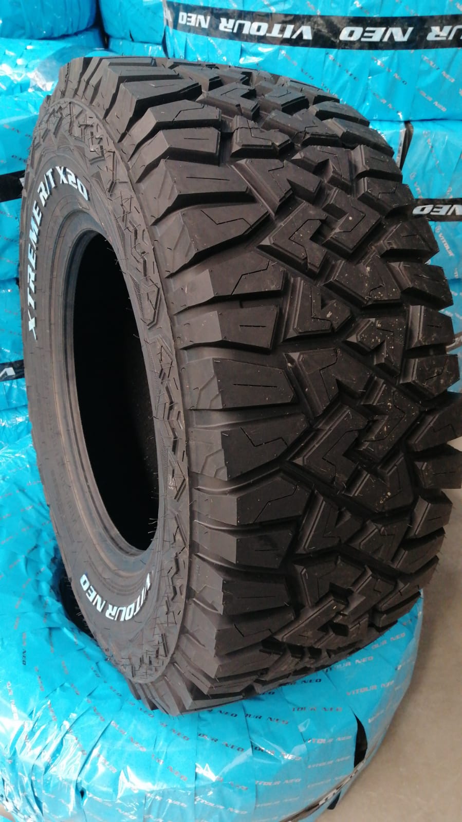 35x12.5 R17 R/T VITOUR X20