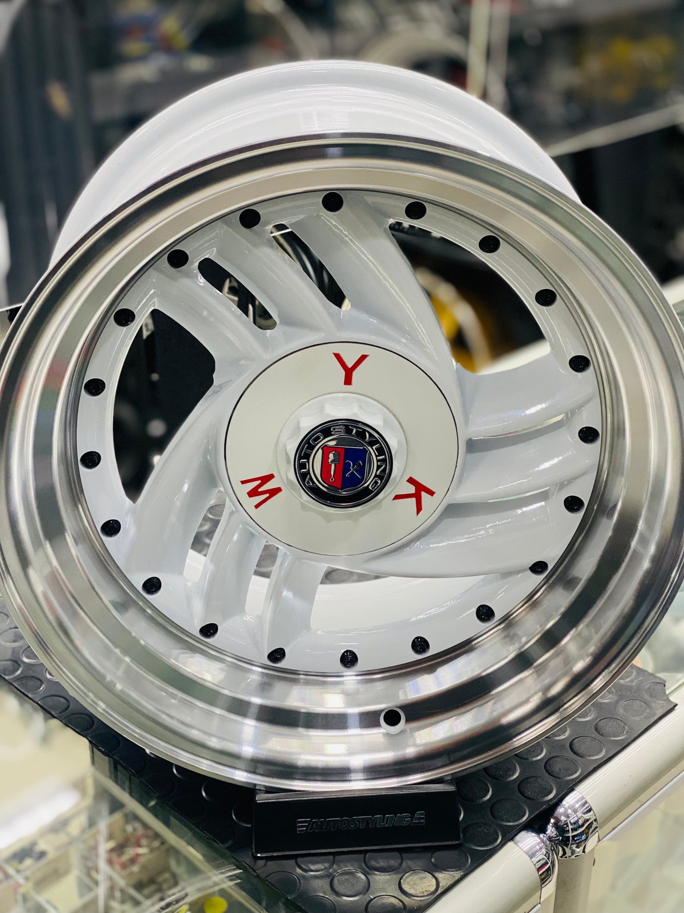 15” AS- 5708 WHITE  4/100 & 5/100