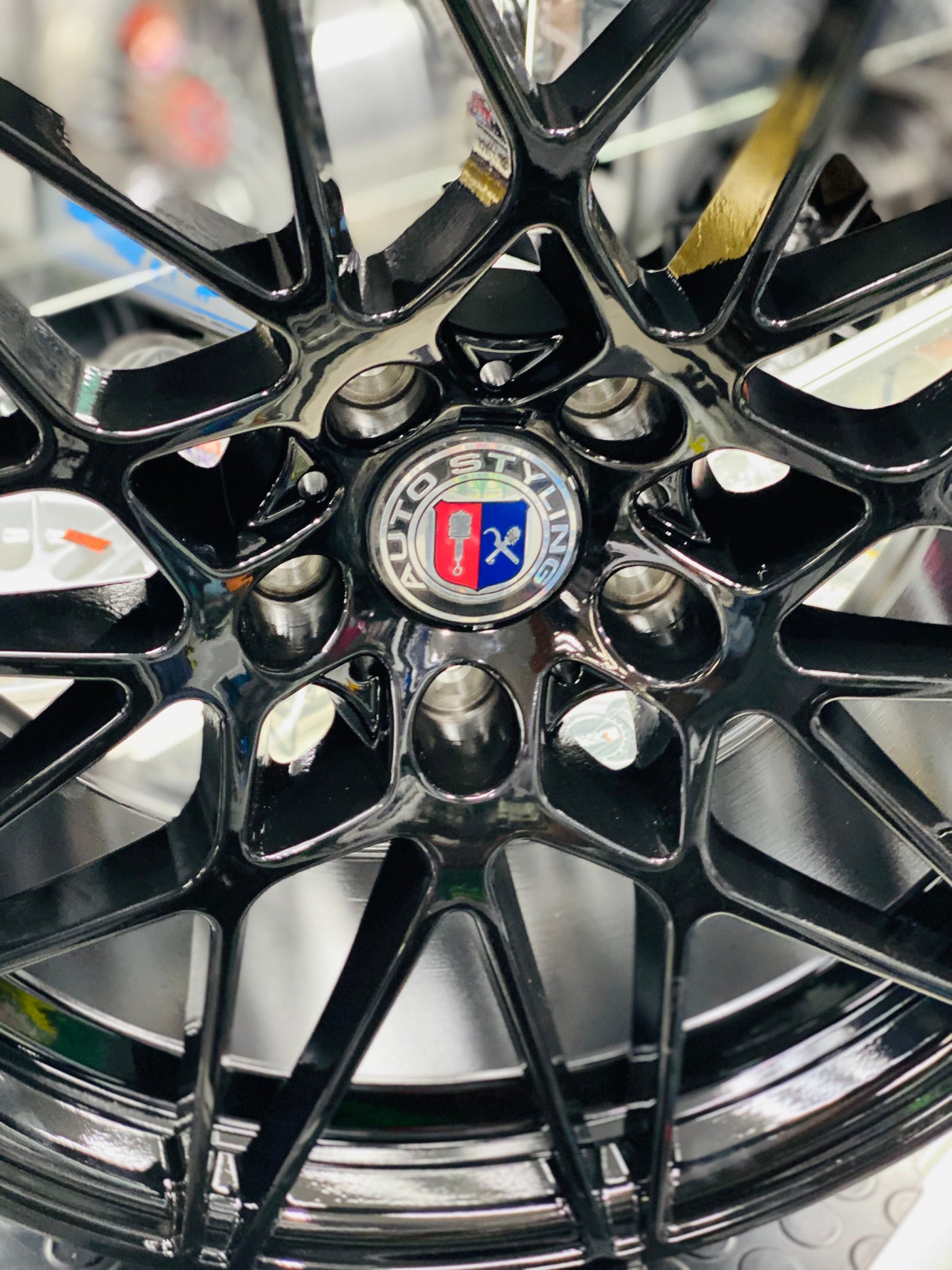 20” M4 COMP GLOSS BLACK