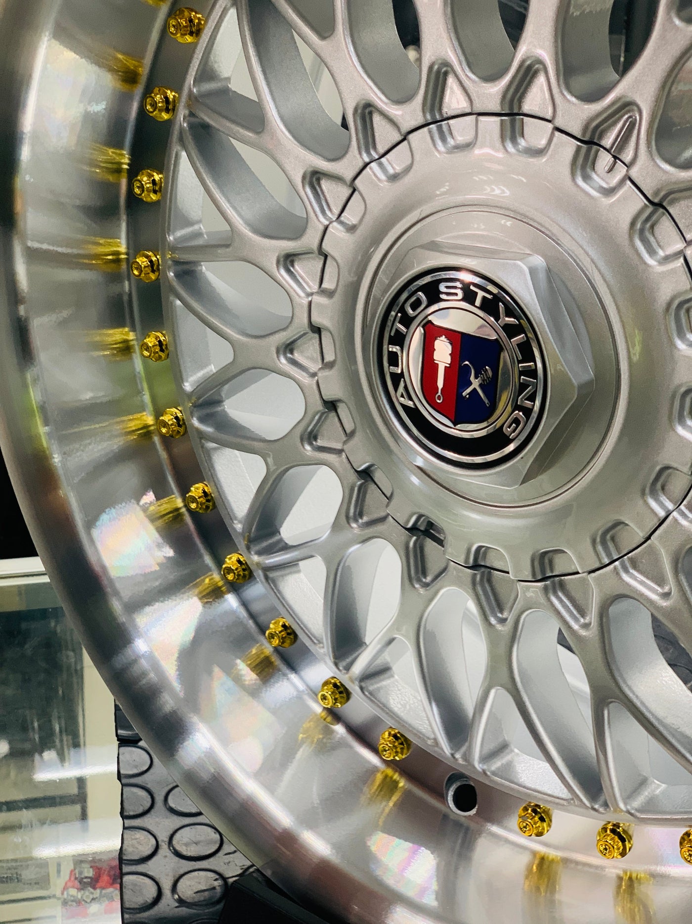 17” AS-SCORPION GOLD STUD