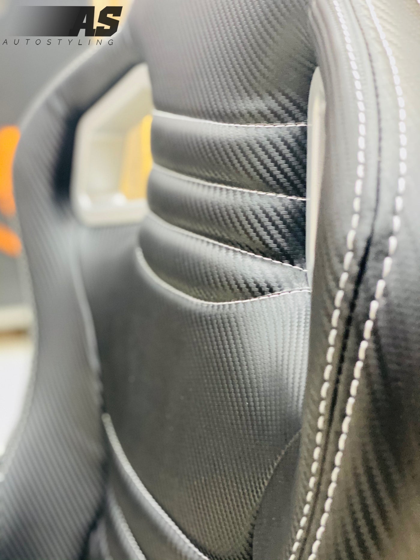 AS WINGBACK SEATS (D) CARBON LOOK